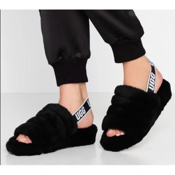UGG Women's Black Fluff Yeah Slippers Size 6 Worn Twice - Picture 1 of 10